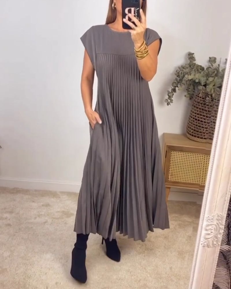 Chic Sleeveless Dress with Flowing Pleats
