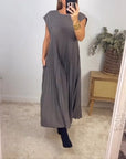 Chic Sleeveless Dress with Flowing Pleats