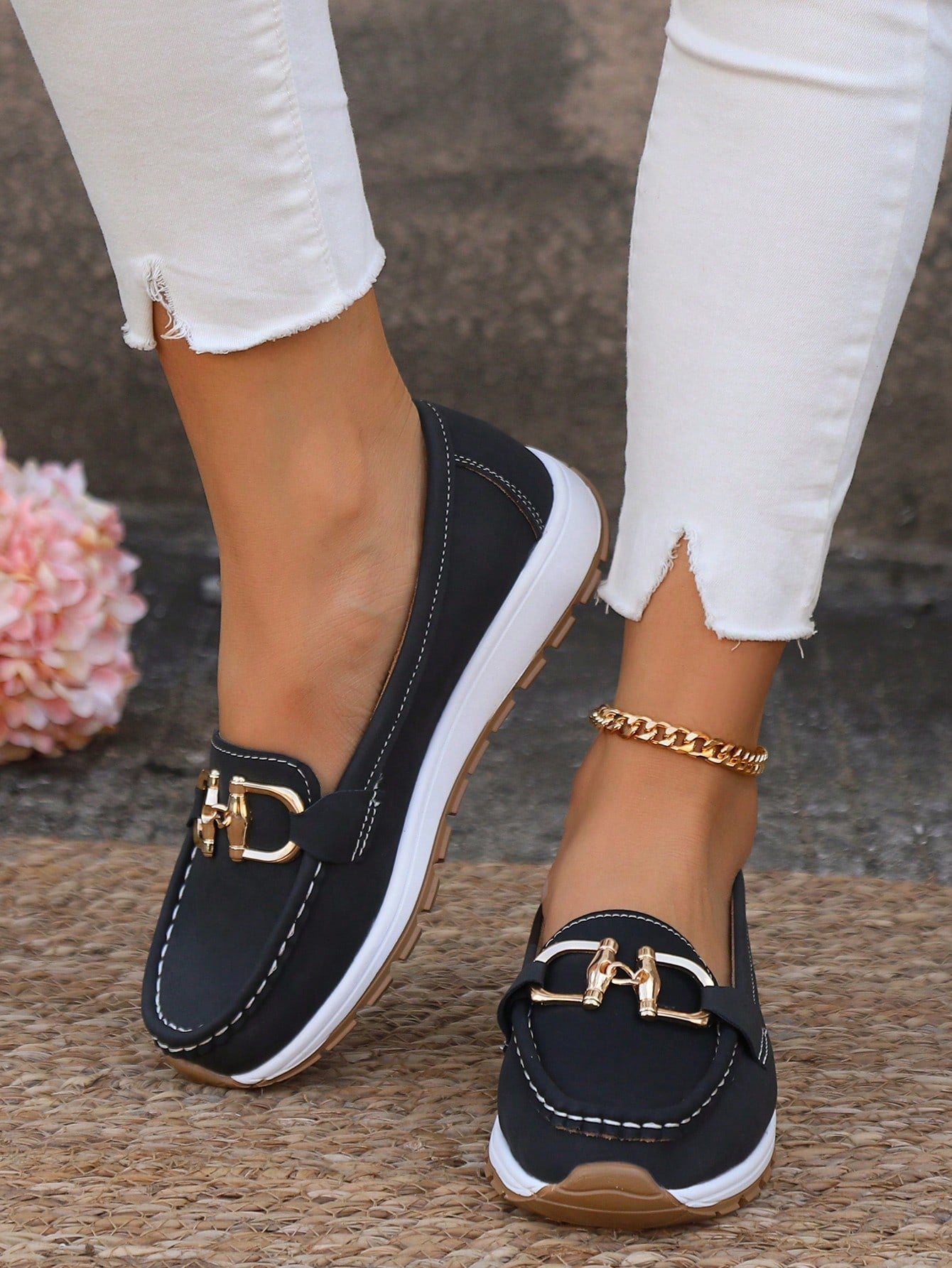 Elegant Flat Loafers with Buckle Design