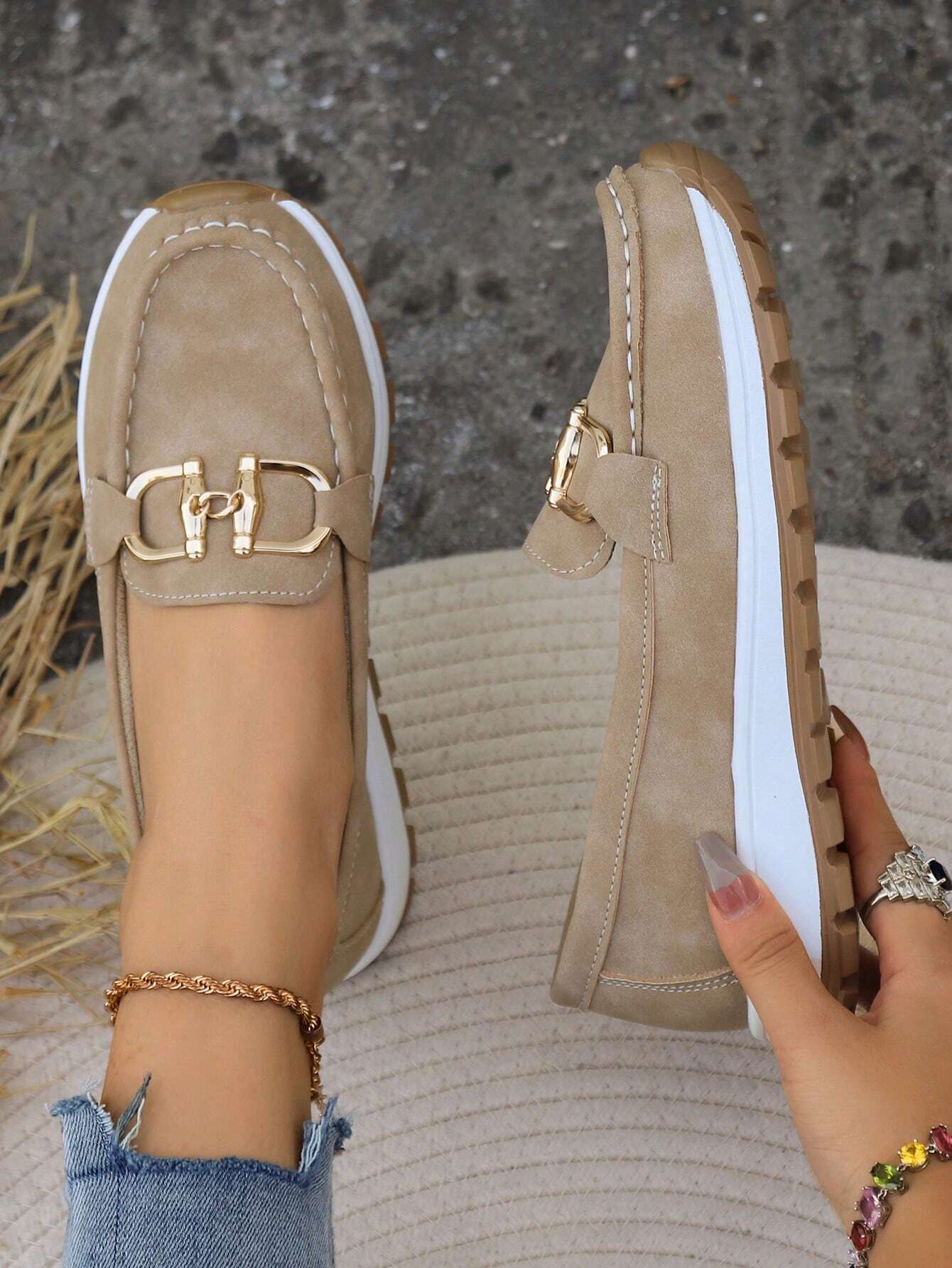 Elegant Flat Loafers with Buckle Design