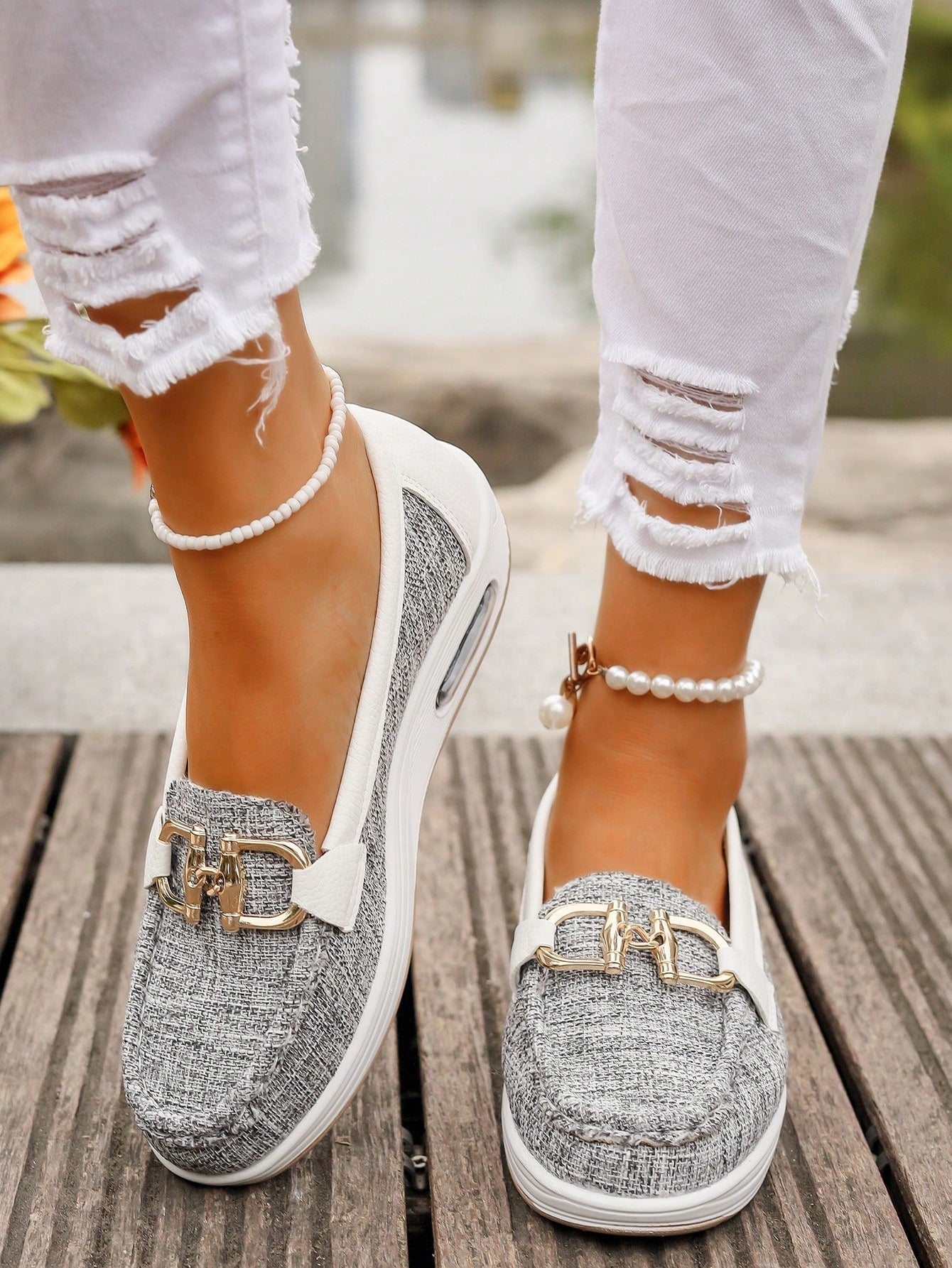 Elegant Flat Loafers with Buckle Design