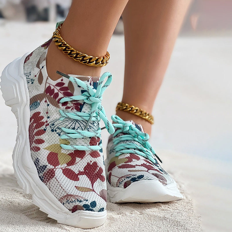 Casual mesh sneakers with ergonomic sole and floral details