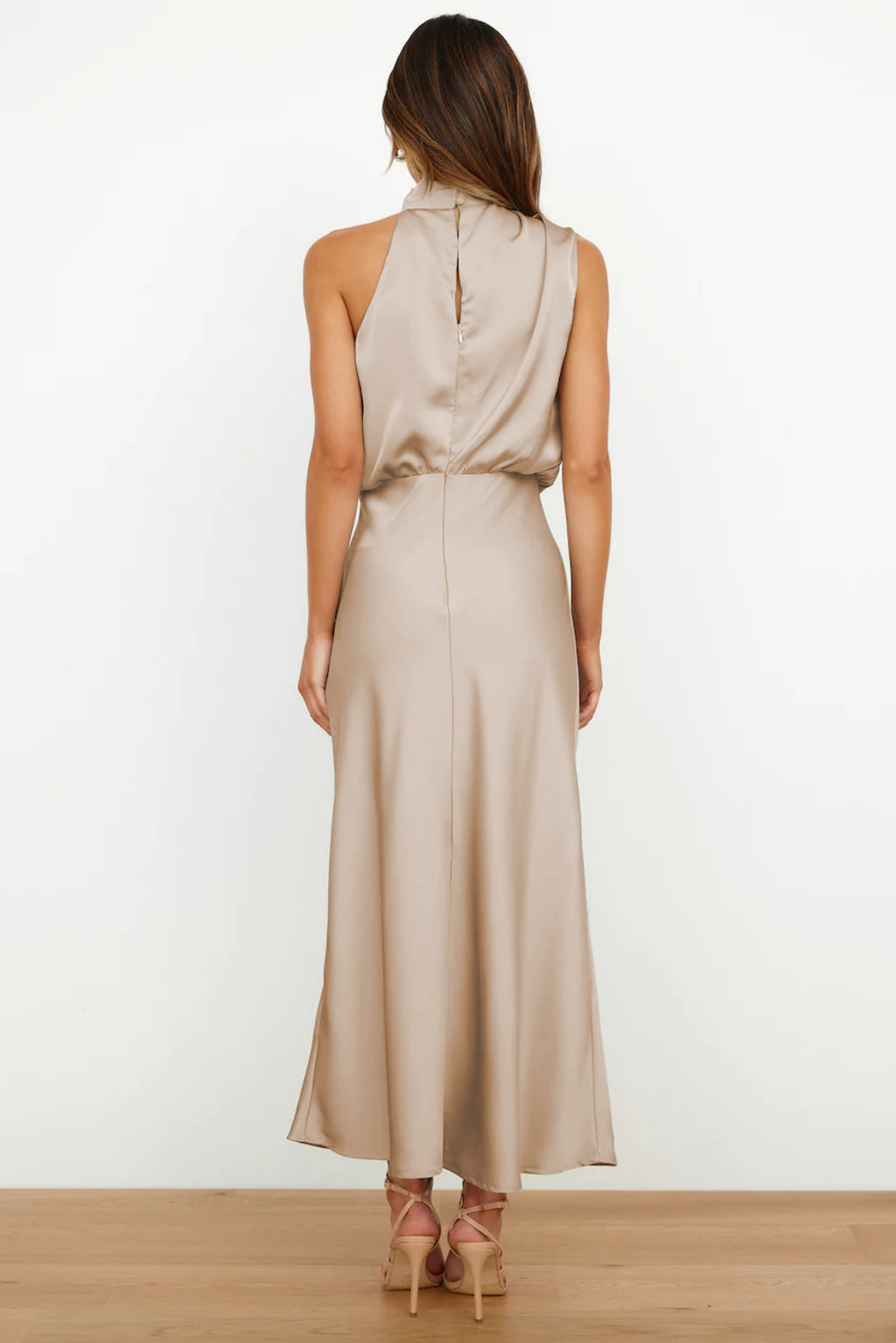 Backless Halter Neck Flowy Maxi Dress