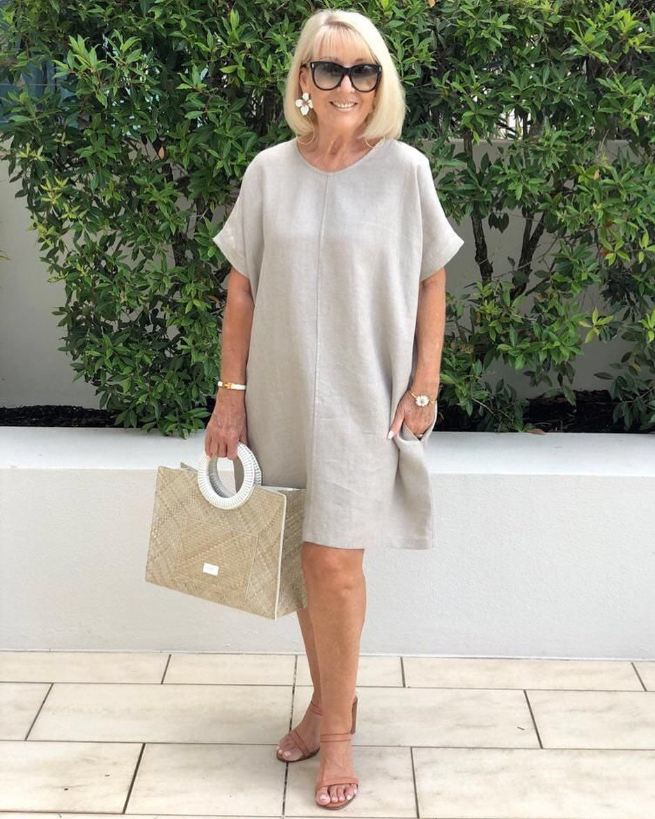 Chic Collared Comfort Dress