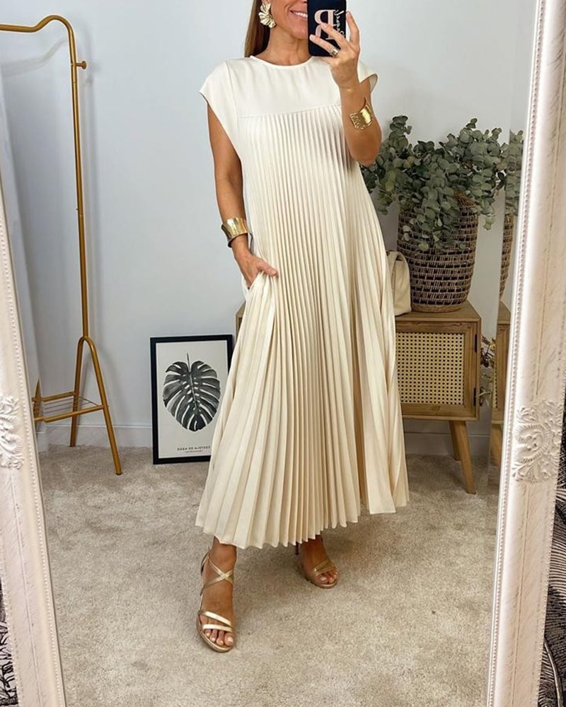 Chic Sleeveless Dress with Flowing Pleats