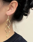 Elegant Spiral Earrings with Modern Twist