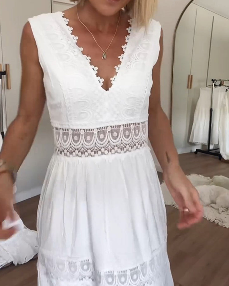Elegant Lace Dress with V-Neckline