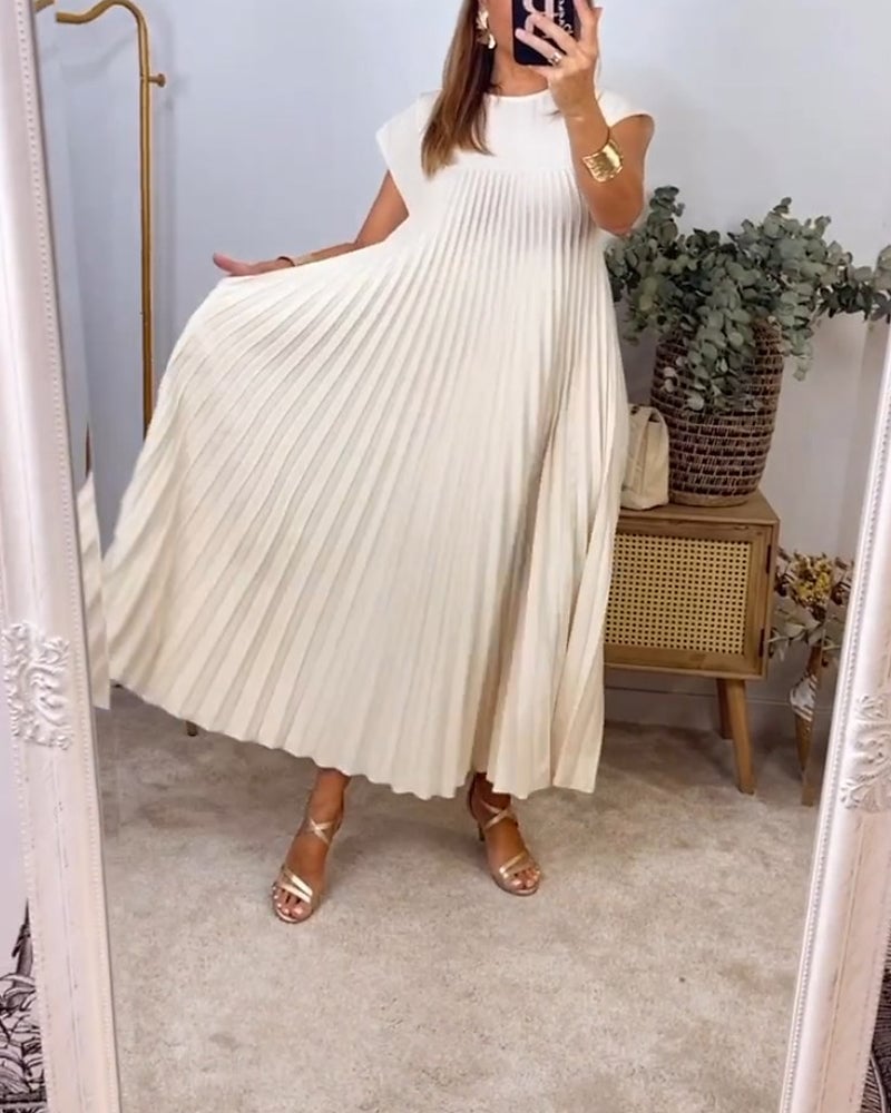 Chic Sleeveless Dress with Flowing Pleats