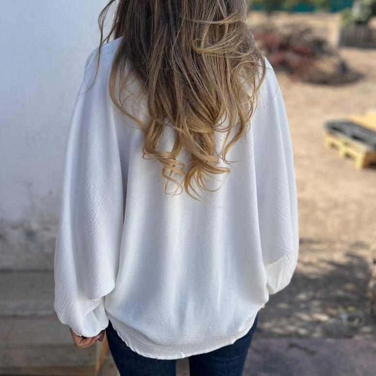 Stylish Oversized Blouse – Flowy, Lightweight & Effortless Fit for Elevated Everyday Looks