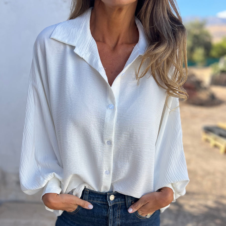 Stylish Oversized Blouse – Flowy, Lightweight & Effortless Fit for Elevated Everyday Looks