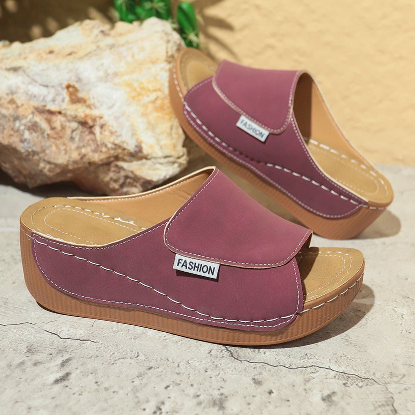 Trendy Wide Stripe Slippers – Soft, Easy-to-Style Slides for Relaxed Summer Comfort