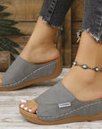Trendy Wide Stripe Slippers – Soft, Easy-to-Style Slides for Relaxed Summer Comfort