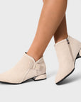Modern Knit Boots for Everyday Style