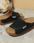 Trendy Wide Stripe Slippers – Soft, Easy-to-Style Slides for Relaxed Summer Comfort