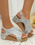 Toe Ring Flat Sandals – Minimalist, Comfortable Slip-On Style for Effortless Summer Outfits