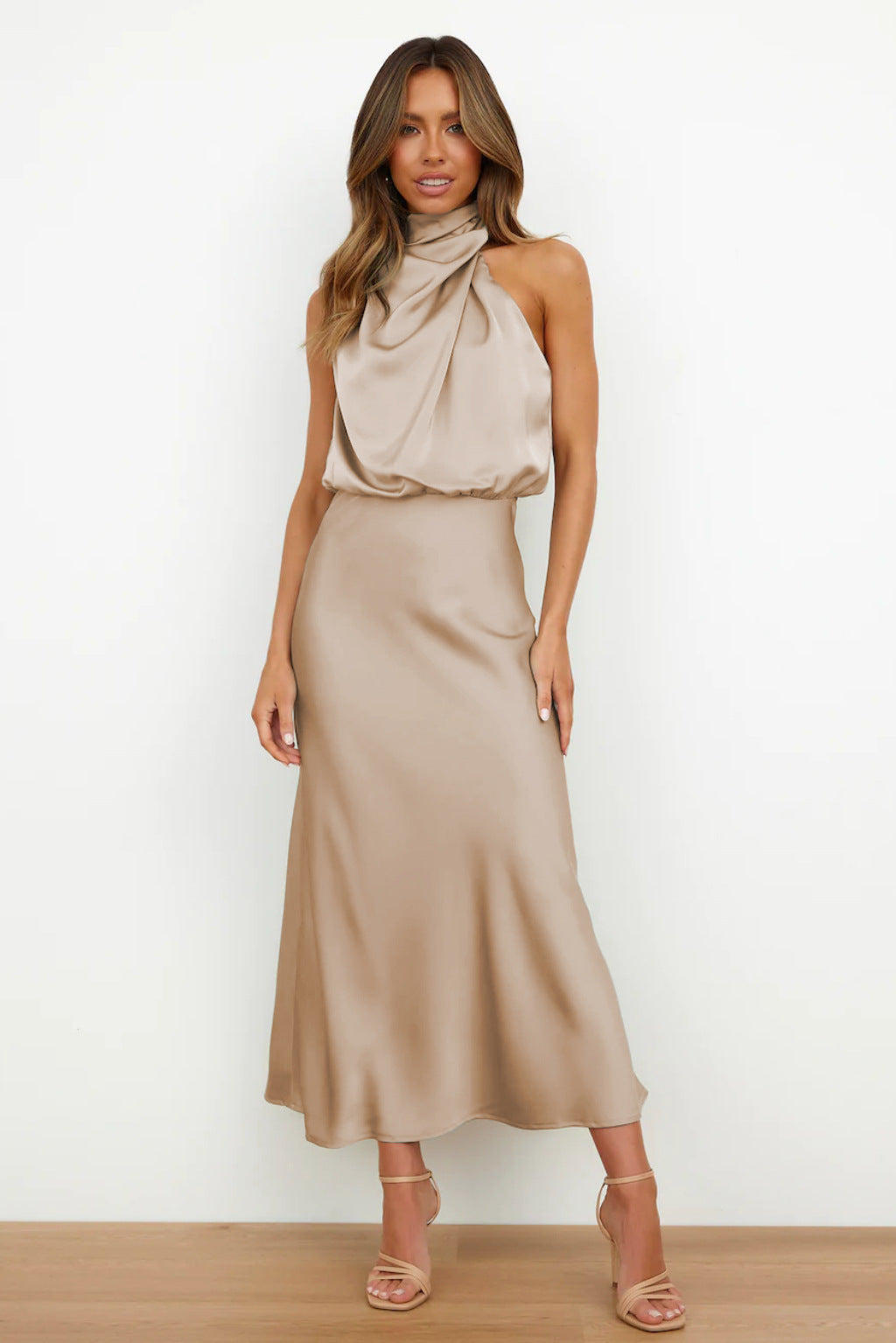 Backless Halter Neck Flowy Maxi Dress