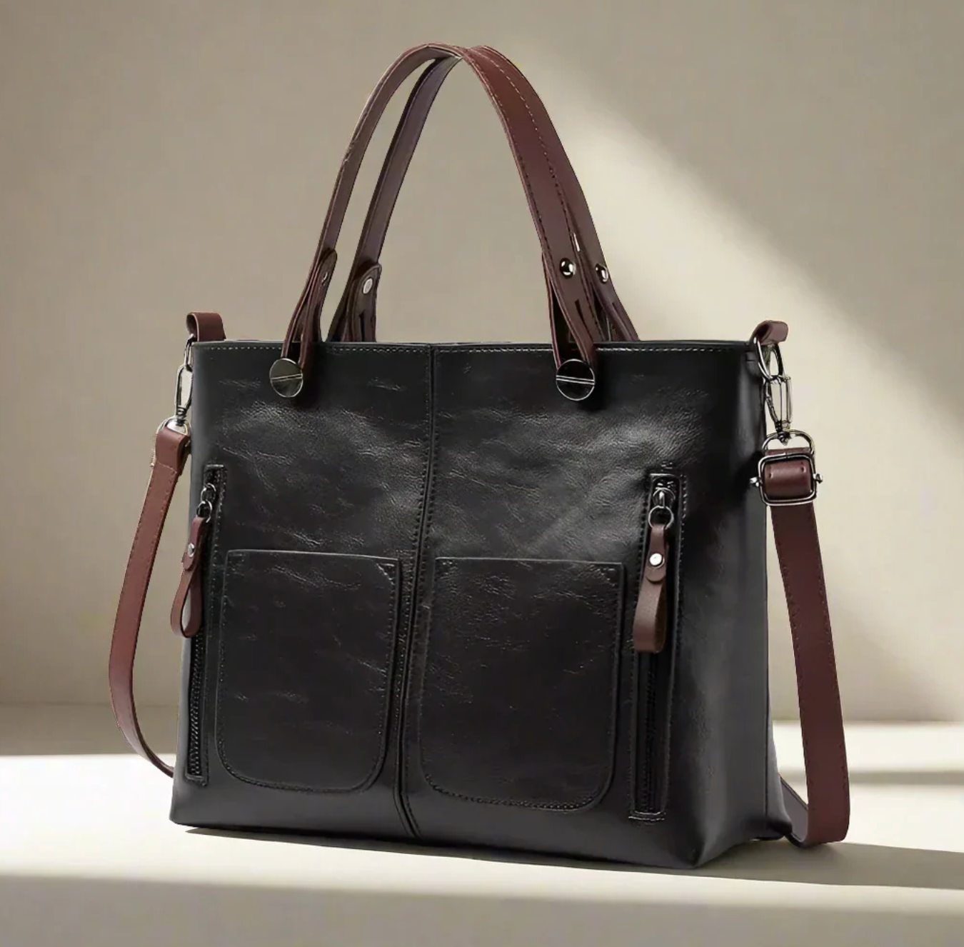 Vintage Style Bag with Classic Charm