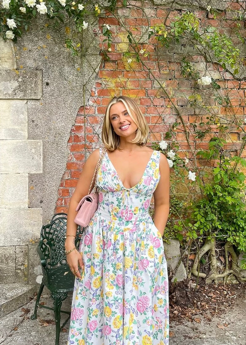 Elegant Flattering Summer Dress
