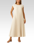 Chic Sleeveless Dress with Flowing Pleats