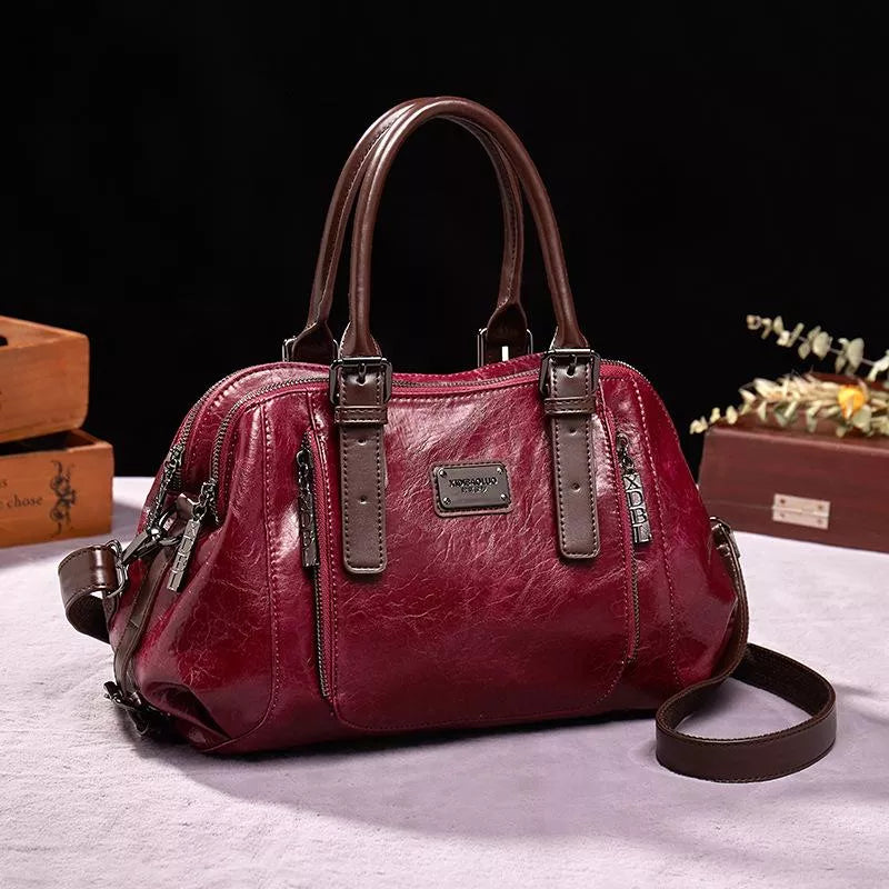 Chic Handbag with Modern Appeal