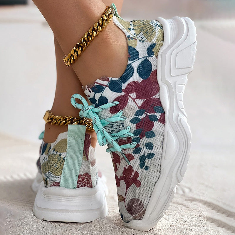 Casual mesh sneakers with ergonomic sole and floral details