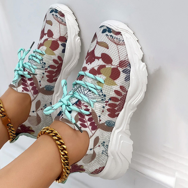 Casual mesh sneakers with ergonomic sole and floral details