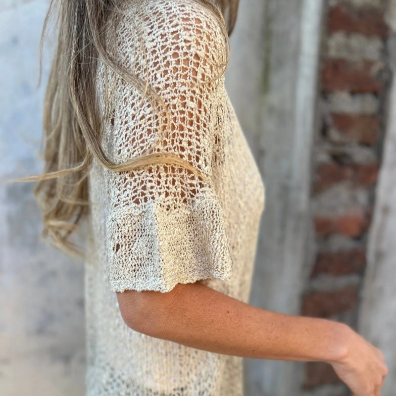 Casual Women’s Solid Knitted Top with Button