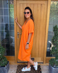 Chic Black Flow Dress with Handy Pockets