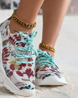 Casual mesh sneakers with ergonomic sole and floral details