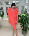 Chic Black Flow Dress with Handy Pockets