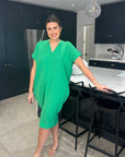 Chic Black Flow Dress with Handy Pockets