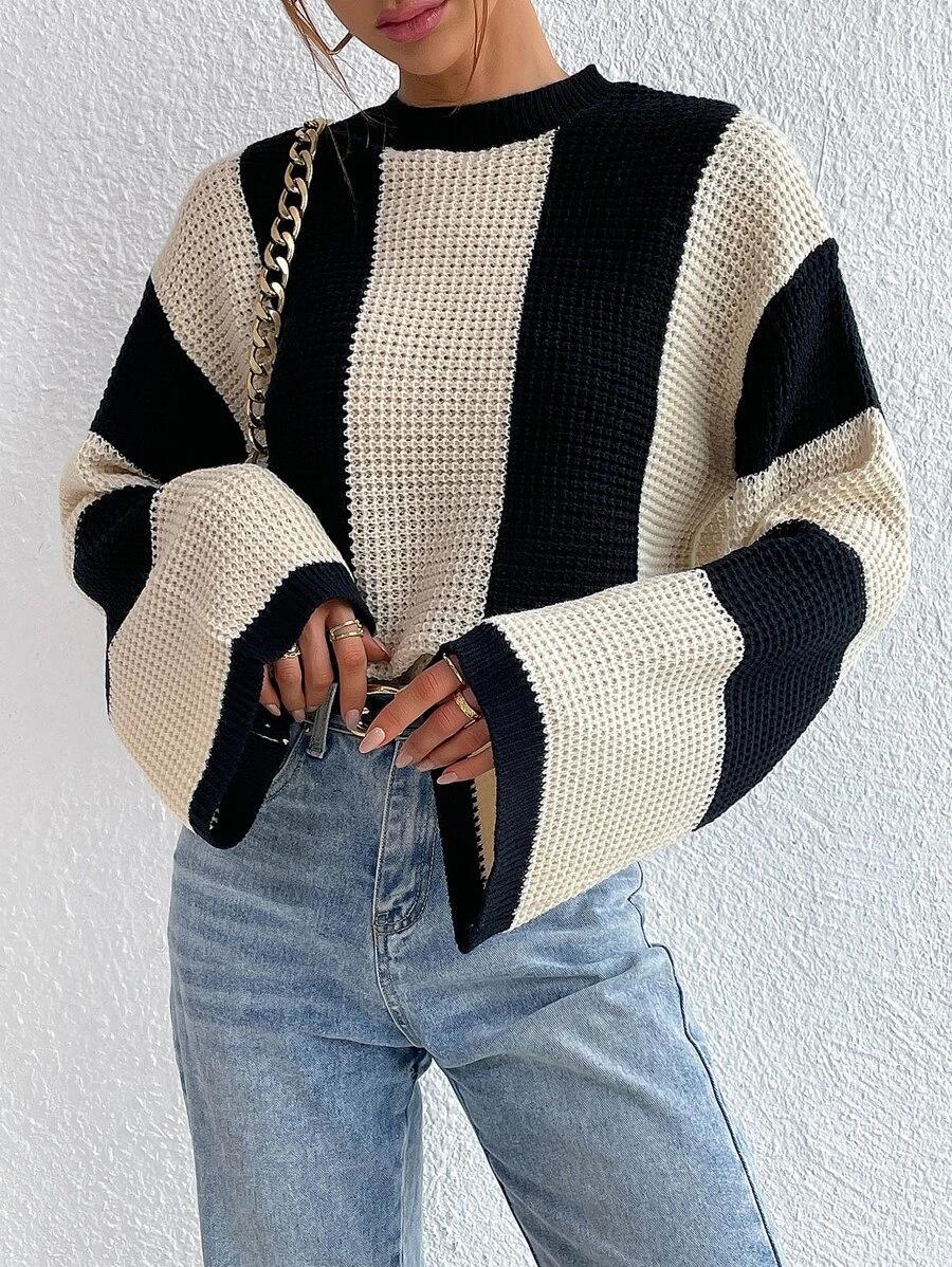 Women&#39;s Round Neck Long Sleeve Knitted Sweater