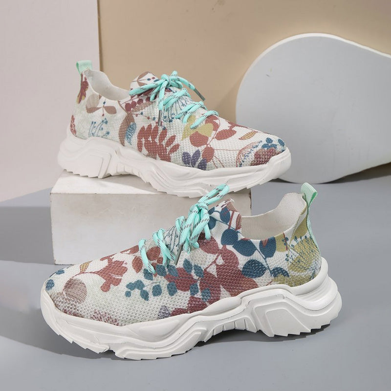 Casual mesh sneakers with ergonomic sole and floral details