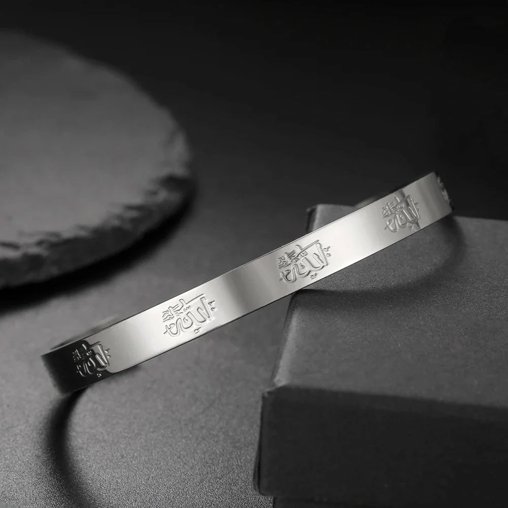 Elegant Wide Cuff Bracelet for Statement Style