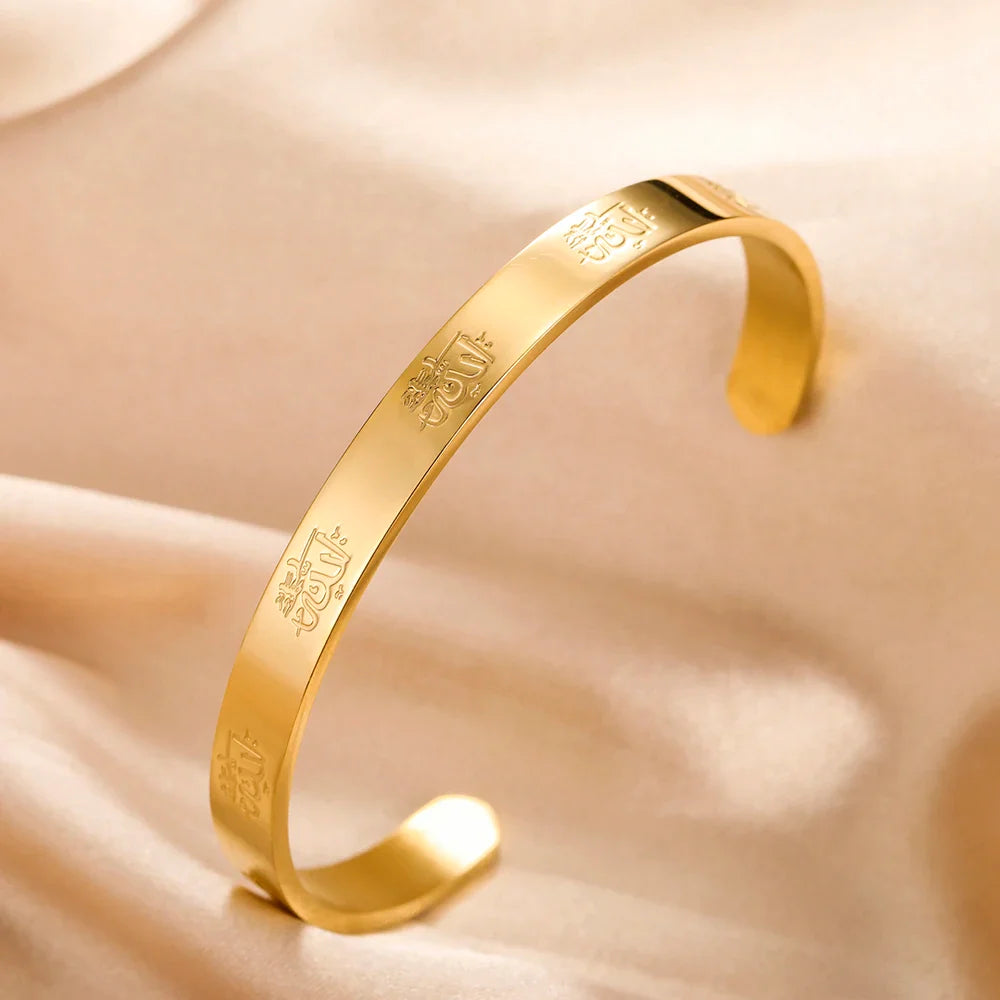 Elegant Wide Cuff Bracelet for Statement Style