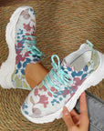 Casual mesh sneakers with ergonomic sole and floral details
