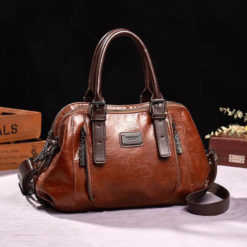 Chic Handbag with Modern Appeal