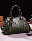 Chic Handbag with Modern Appeal