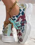 Casual mesh sneakers with ergonomic sole and floral details